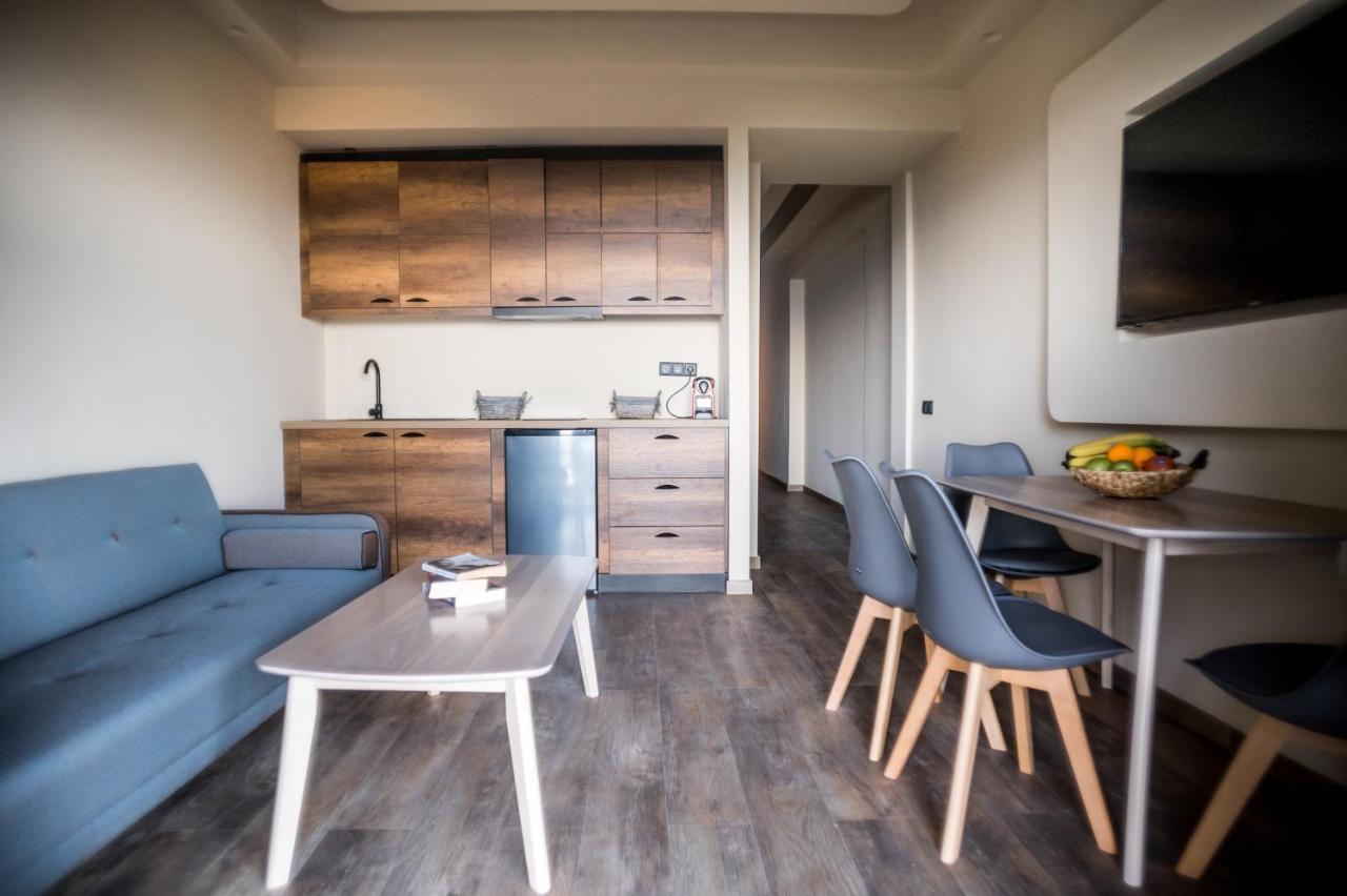 Seven Keys Luxury Suites Achilleion Bagian luar foto