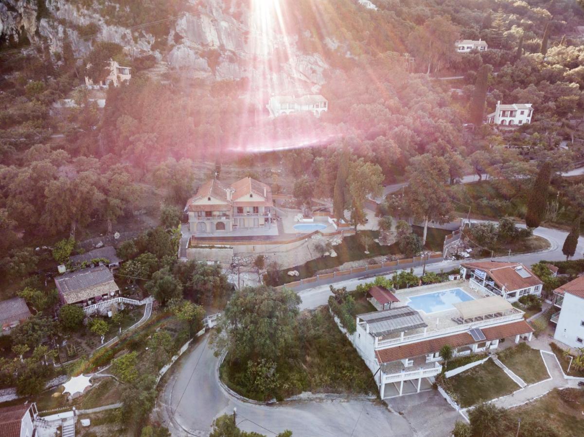Seven Keys Luxury Suites Achilleion Bagian luar foto