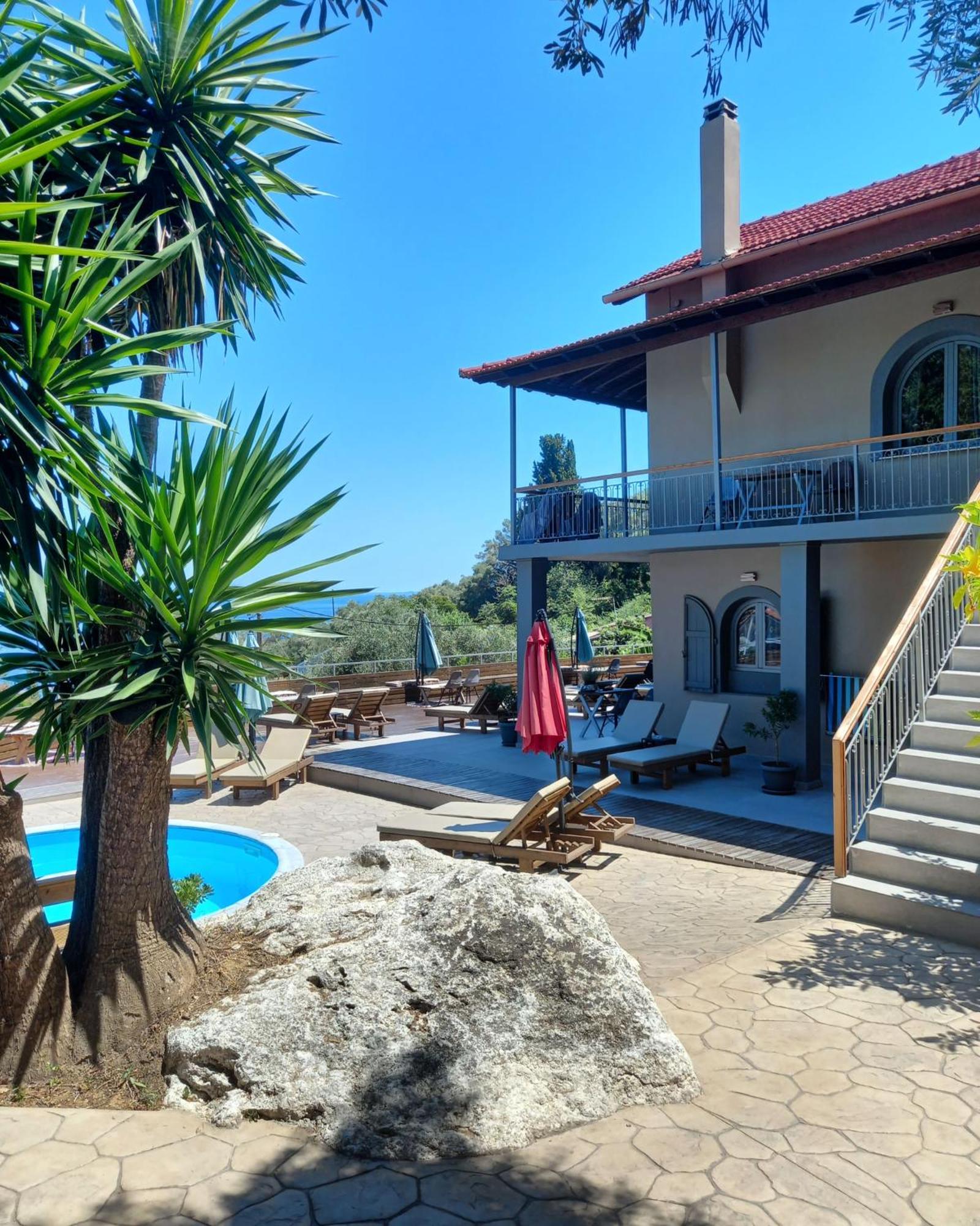 Seven Keys Luxury Suites Achilleion Bagian luar foto